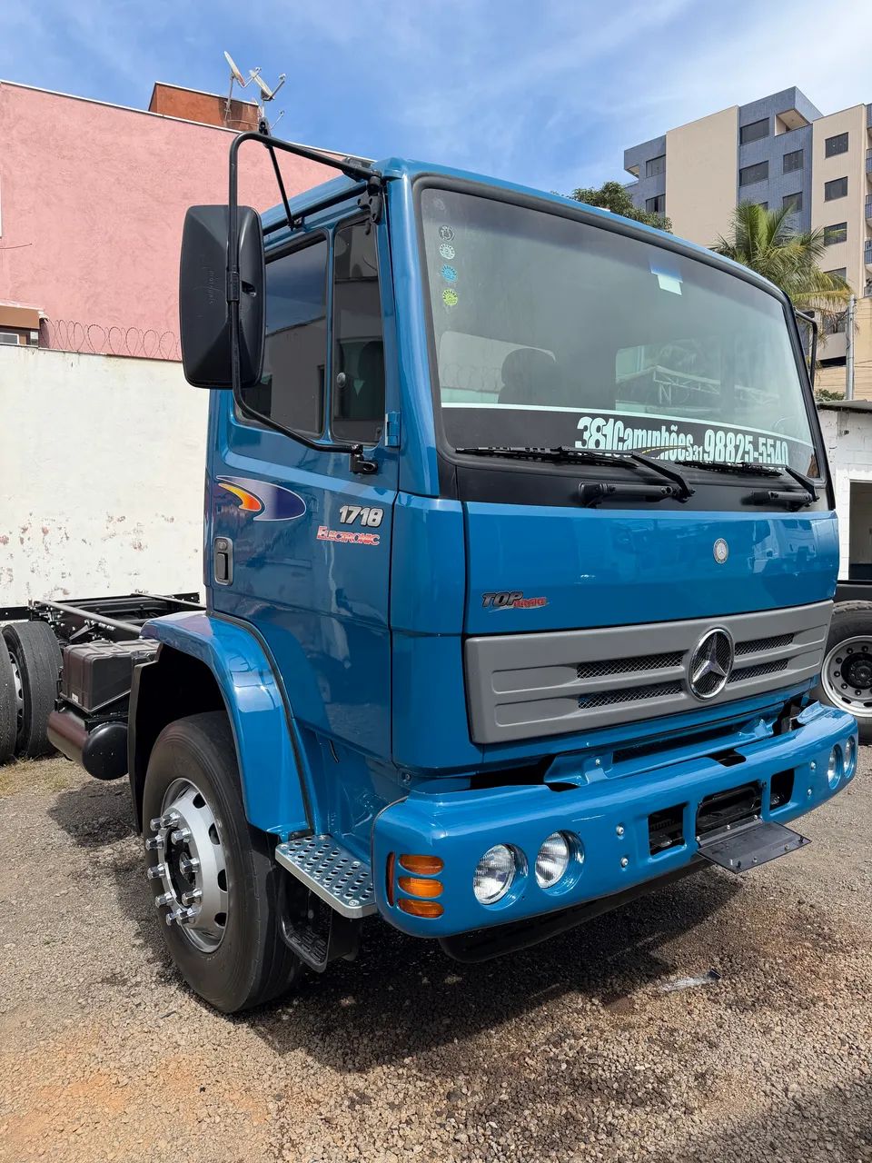 Mercedes 1718 - Foto 2