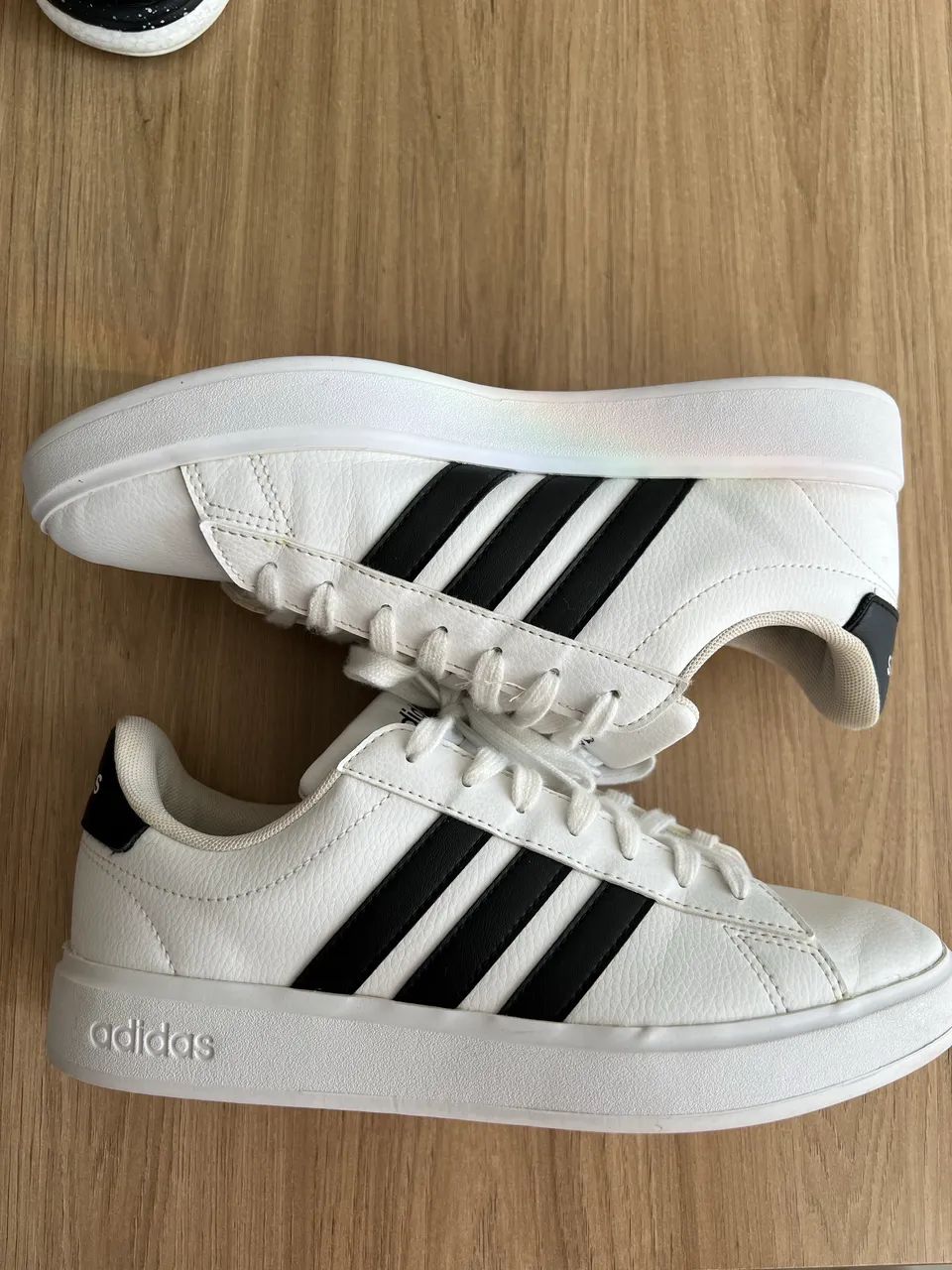 Tênis adidas casual 37