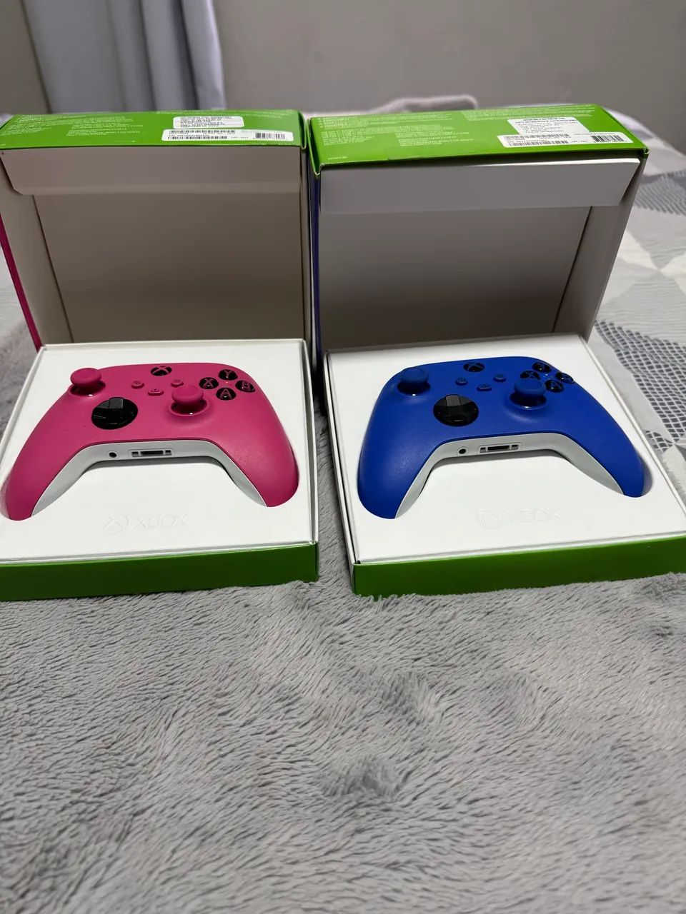 2x Controles Xbox Wireless Rosa e Azul - Foto 2