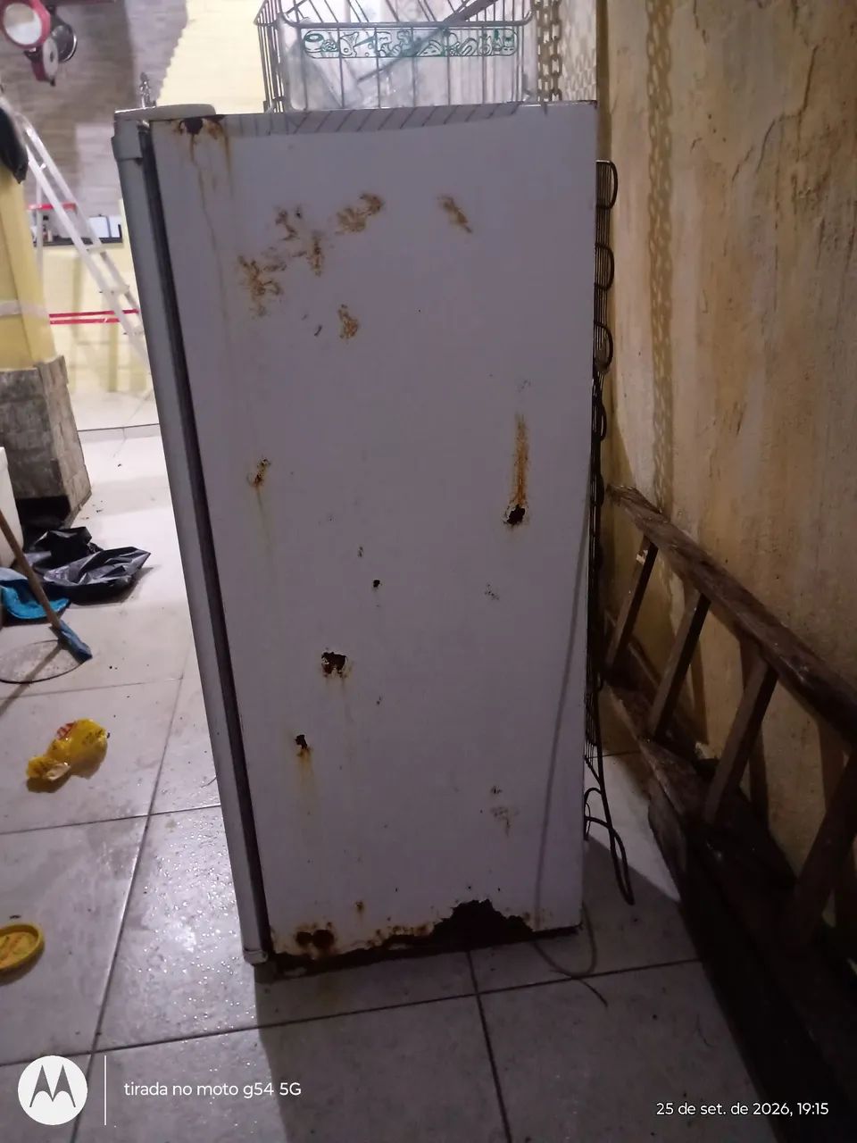 Freezer muito tempo de uso, mas funciona perfeitamente, - Foto 2