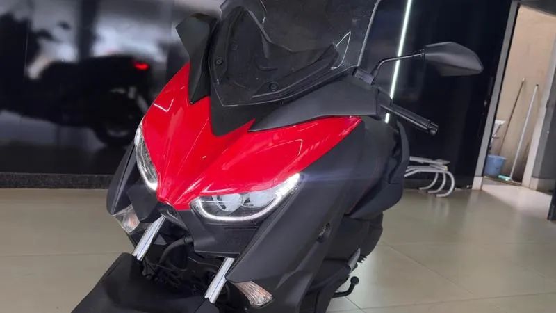 YAMAHA XMAX 2023 - Foto 2