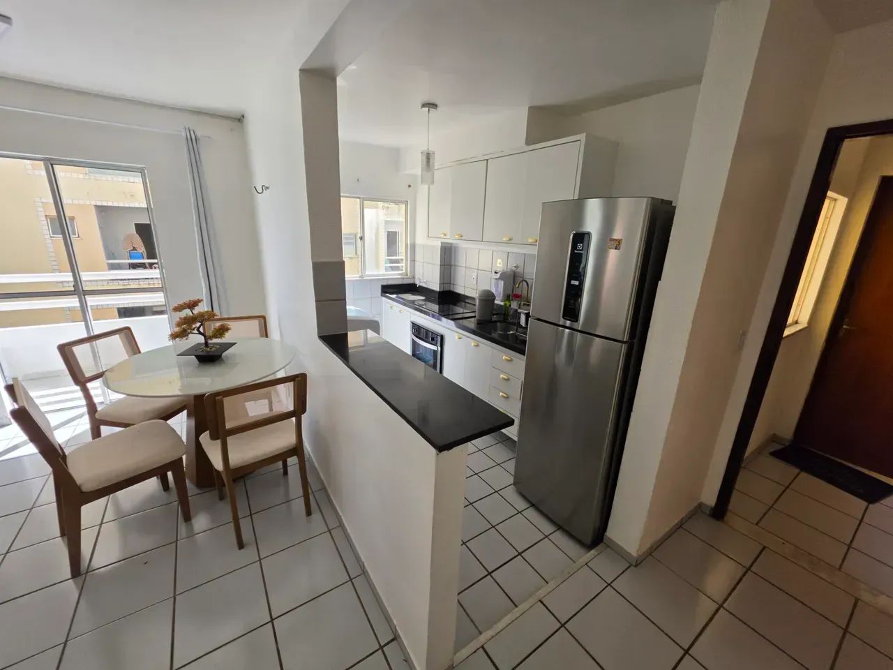 Seu Apartamento dos Sonhos: Mobiliado, Climatizado e com Lazer - Foto 3