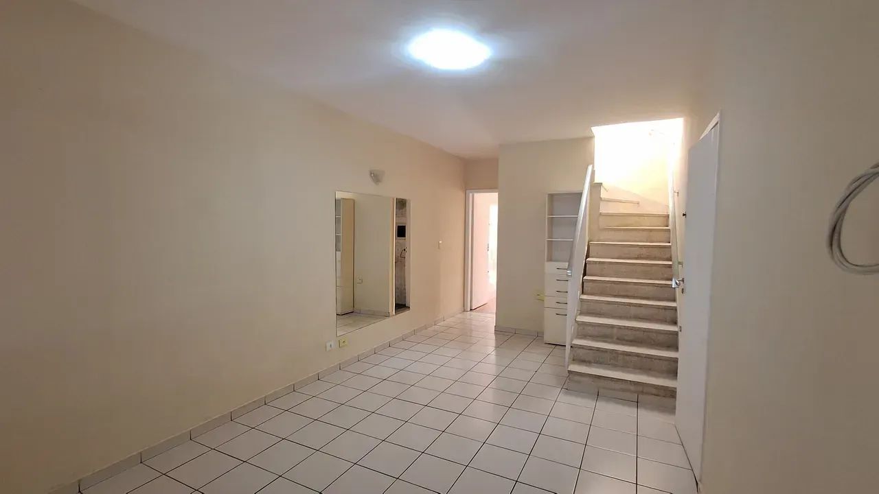 Sobrado de 100 m² com 2 quartos e 2 vagas - Foto 2