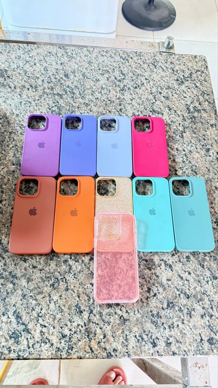 Capinhas de iPhone 15 pro max usada semi nova 