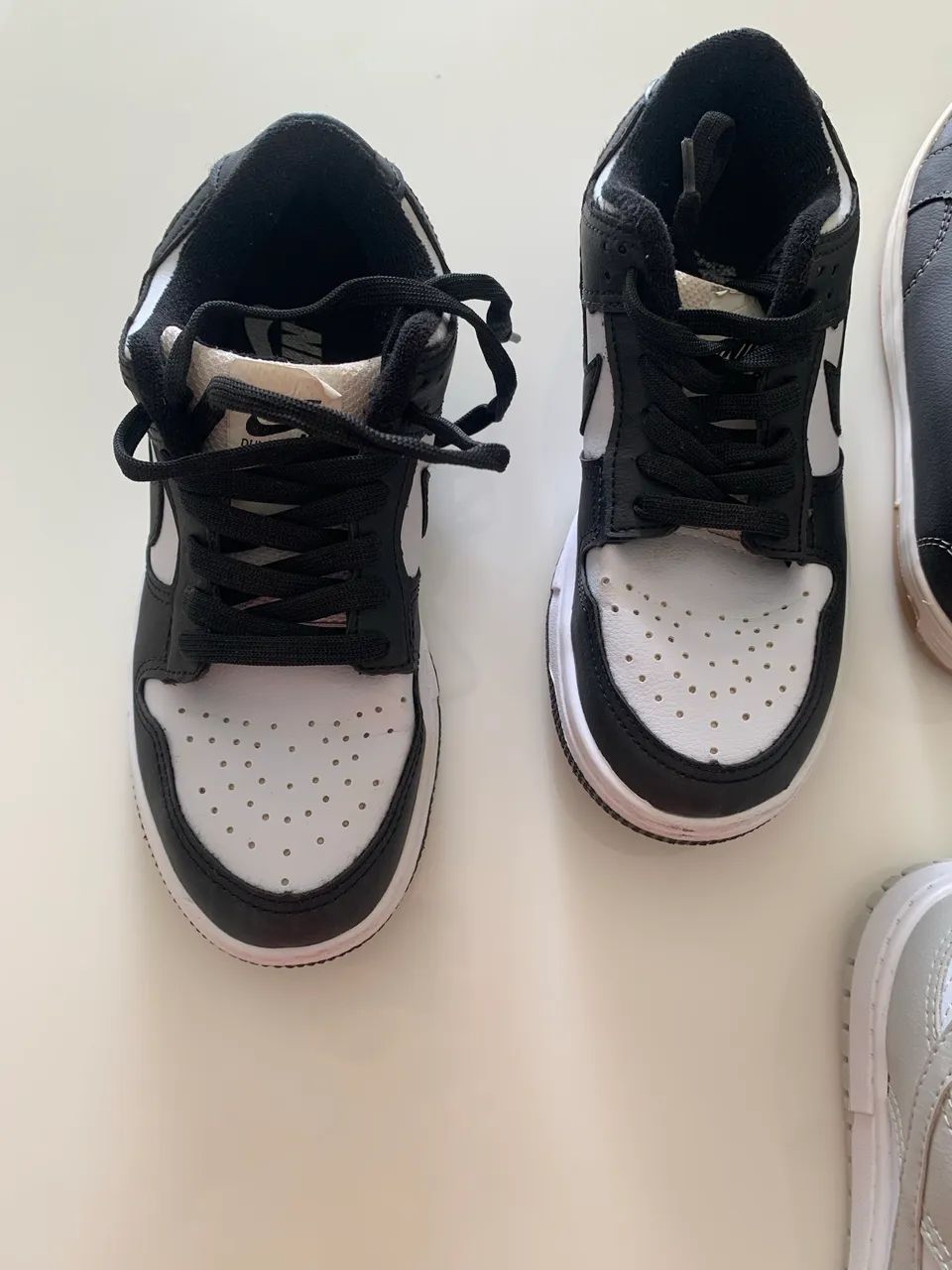Tênis infantil 50 reais cada tênis (Nike numeração 36 e o outro numeração 35) - Foto 3