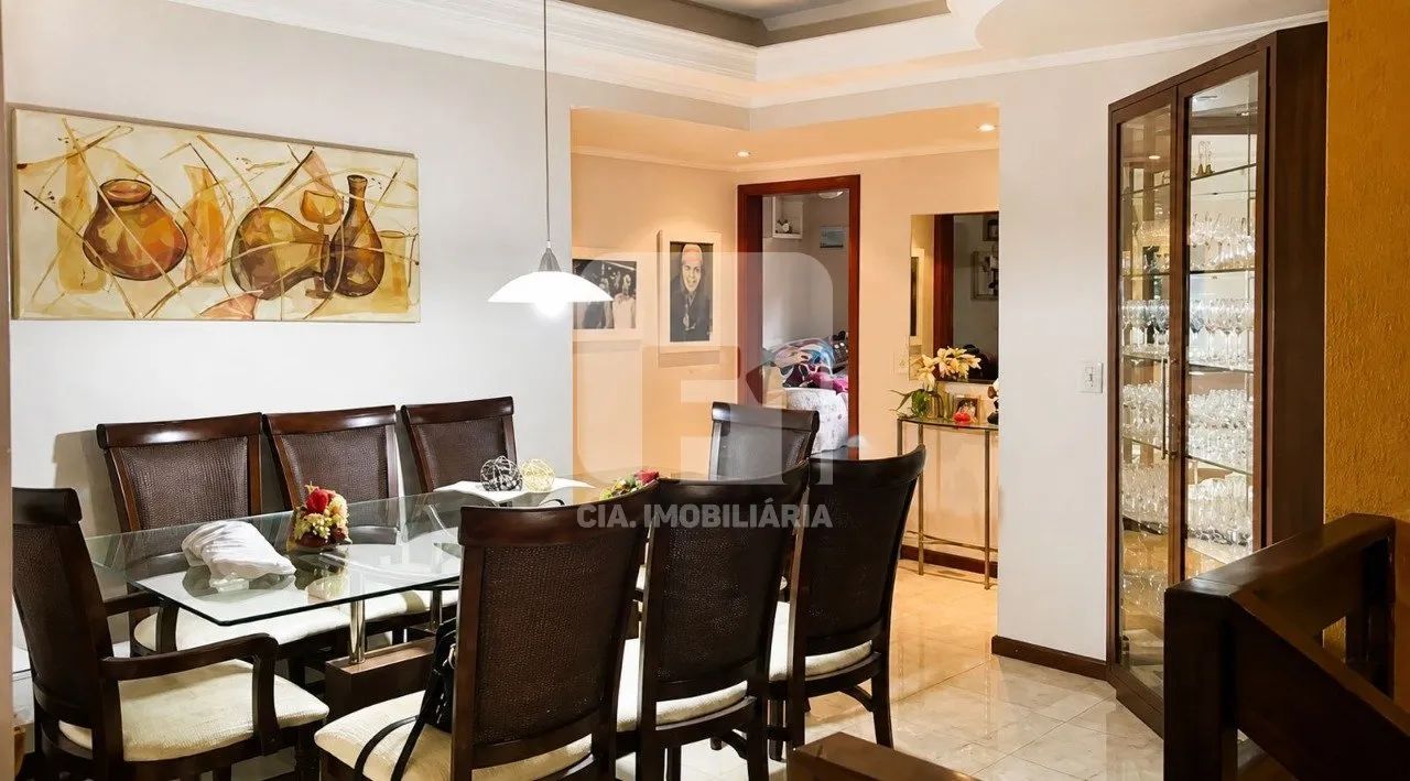 Casa de 3 dormitórios com piscina em Coqueiros - Foto 2