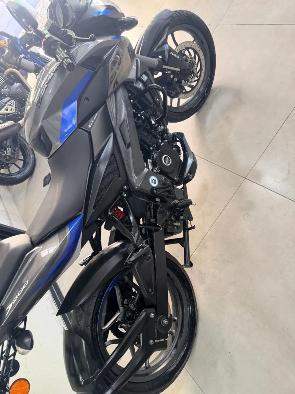 DOMINAR 200 ABS 2025 - Foto 5