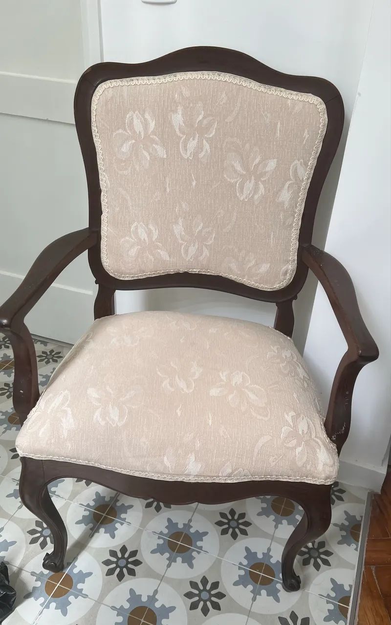 Poltrona clássica Luís XV recém estofada  .  - Foto 3