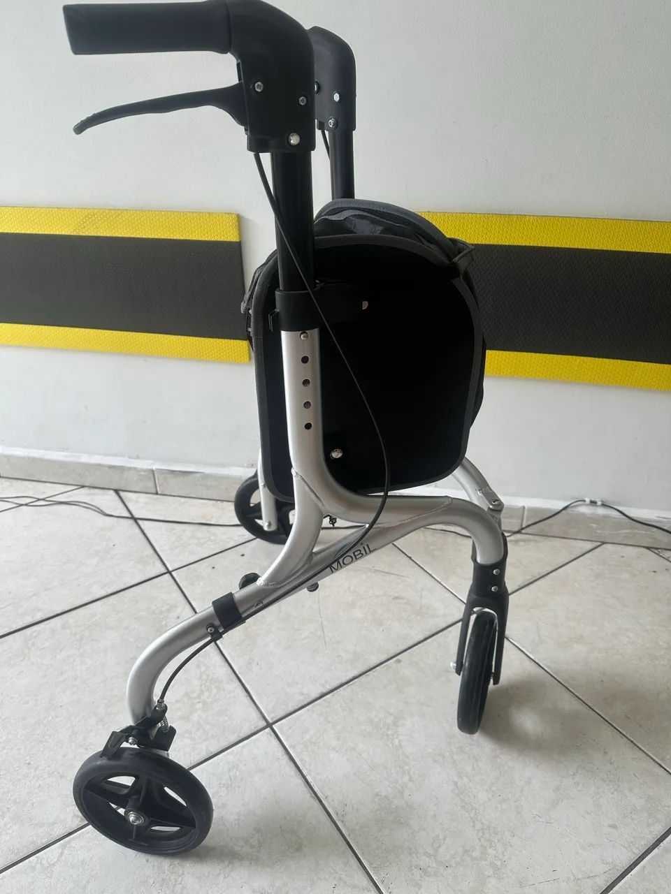 Andador com rodas  - Foto 2