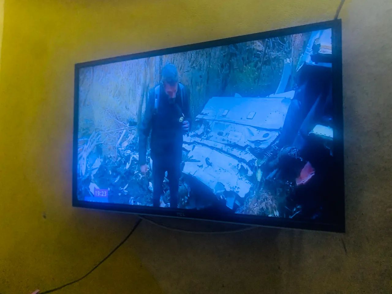 Vendo TV TCL 32 Polegadas - Foto 3