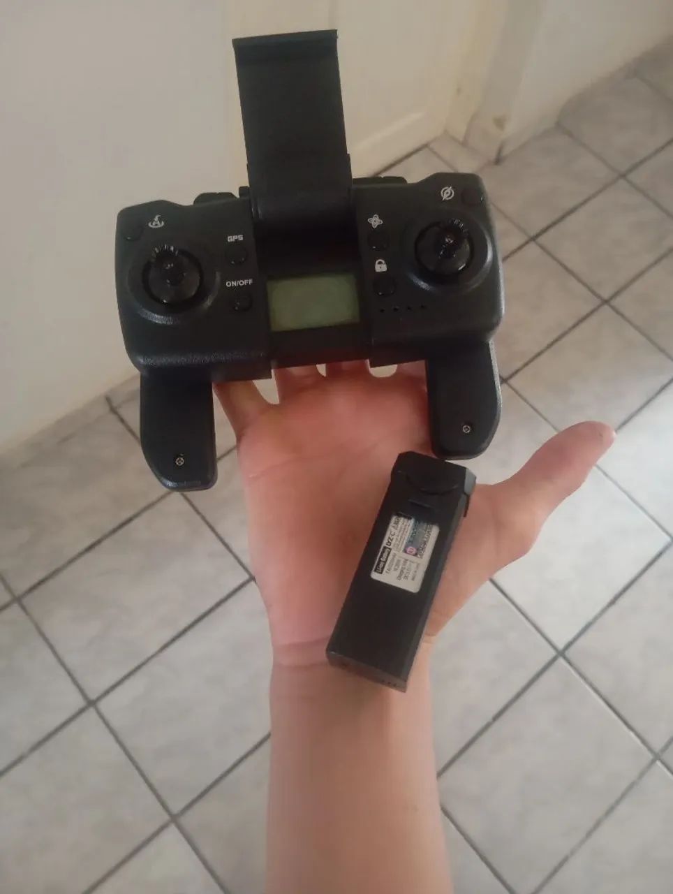 Drone  l900 completo só só voou duas vezes - Foto 3