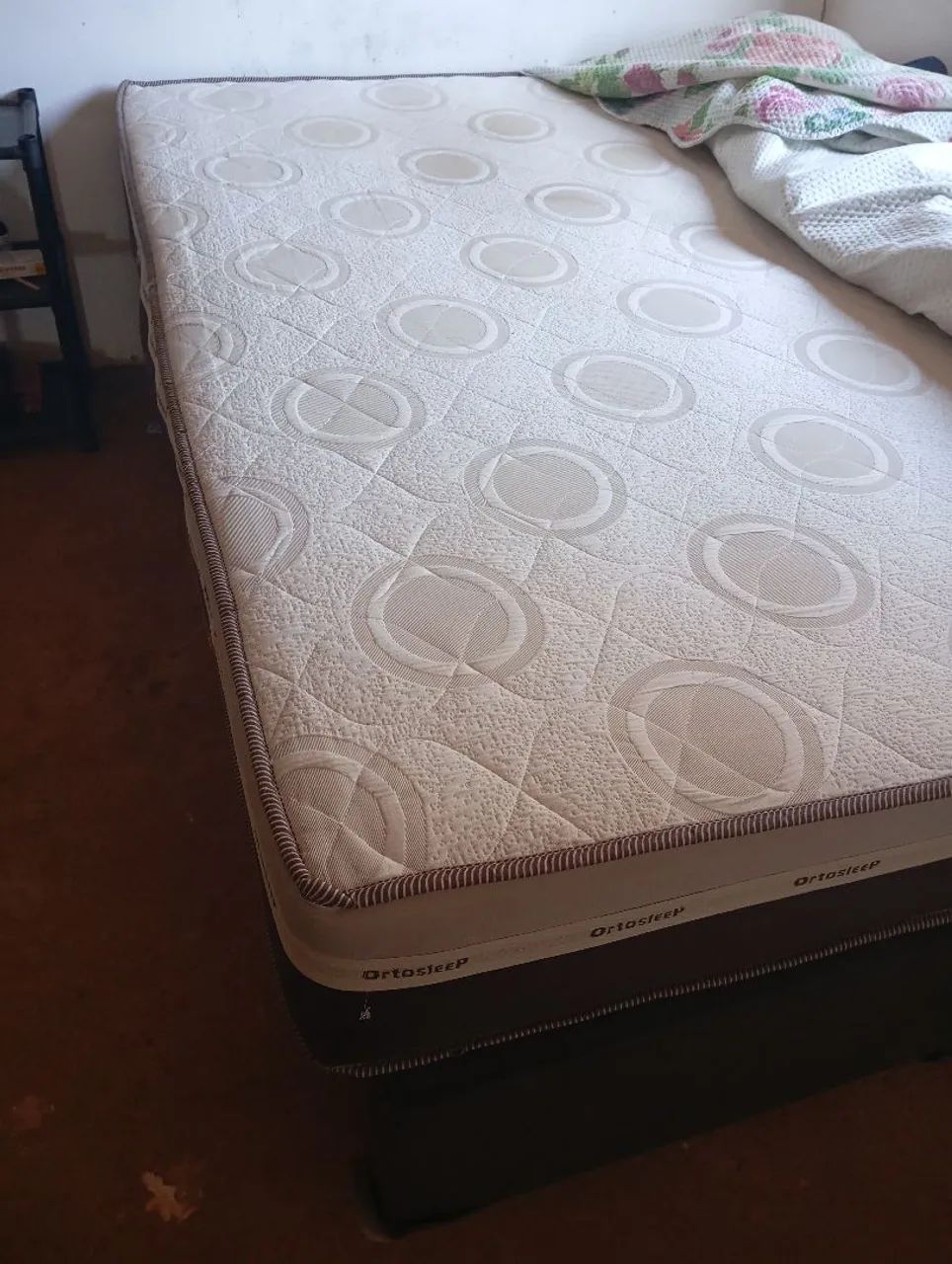 Vende_se cama Queen semi nova - Foto 3