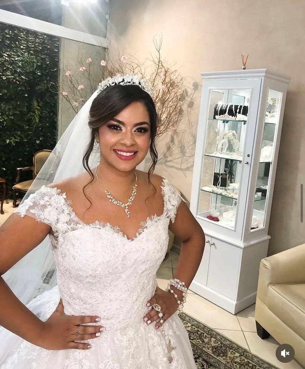 Vestido de noiva com renda internacional  - Foto 4