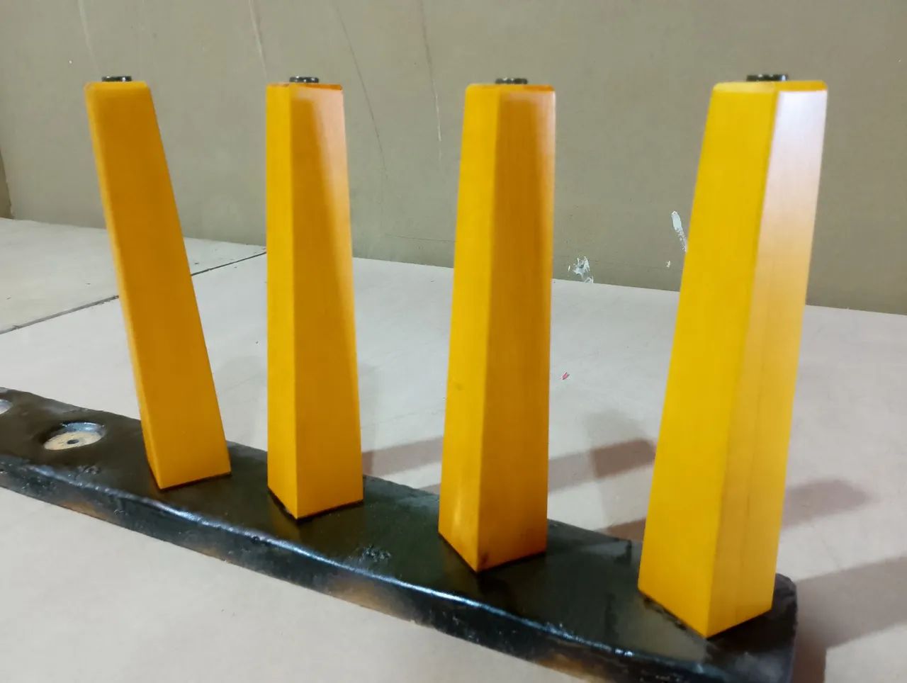Kit 4 pezinho trapézio para sofá e poltronas - Foto 4