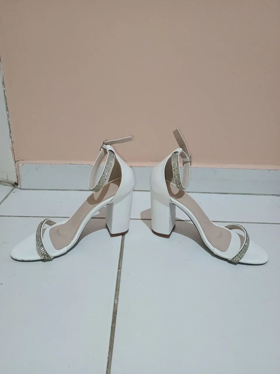 Sandália salto 9cm tam 35  - Foto 2