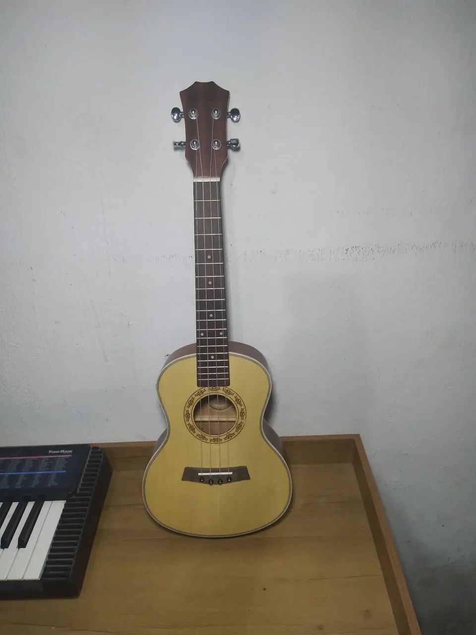 Ukulele eletrico - Foto 4