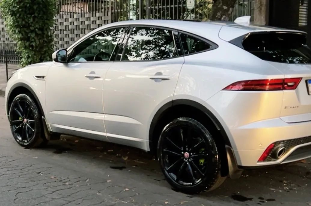 Jaguar E-Pace R-dynamic S 2.0 AWD 249cv Aut. 2019 - Foto 2
