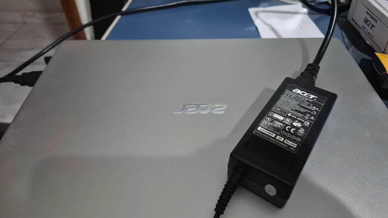 Notebook Acer i5 10a 8gb memória 