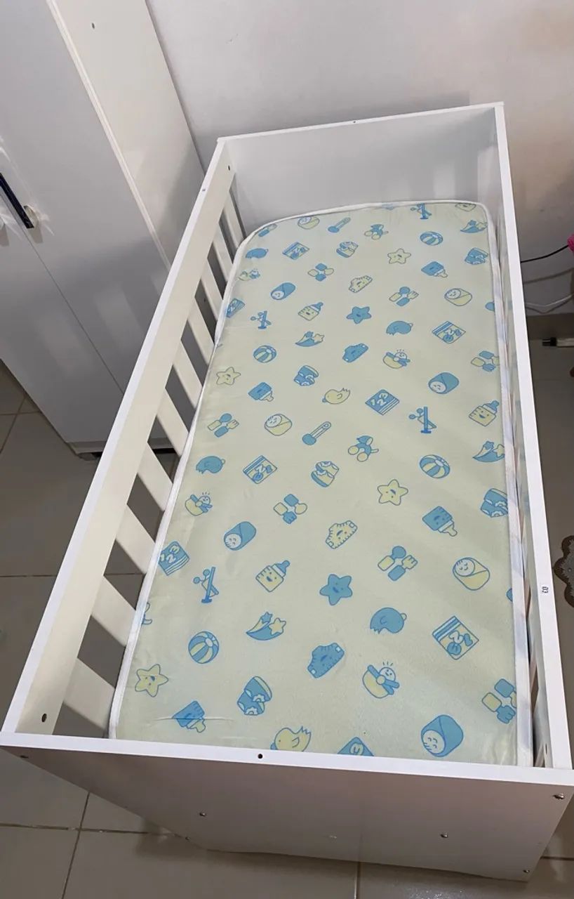 Berço vira cama + colchão 