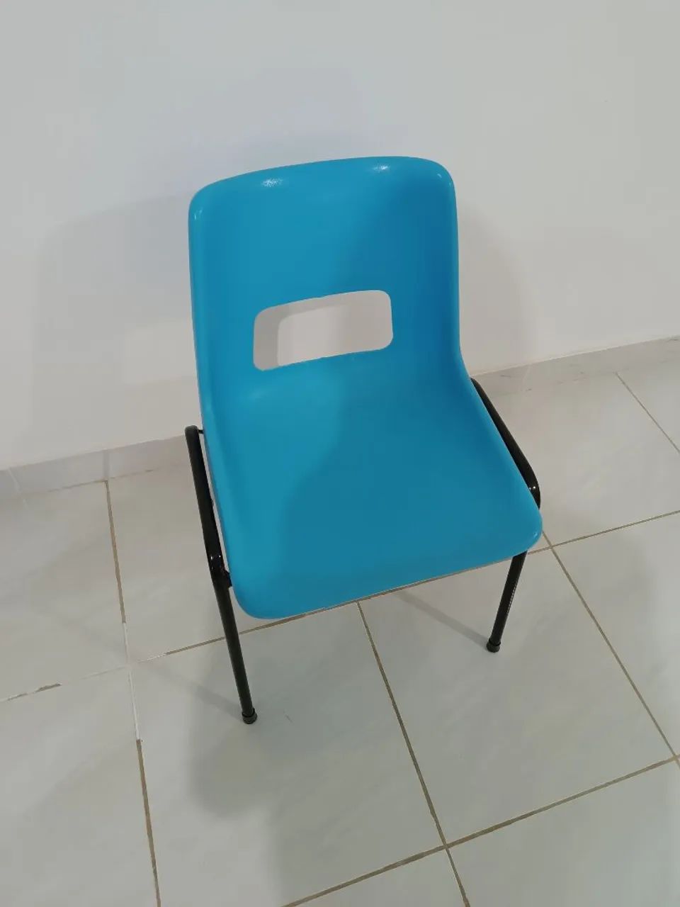 4x Cadeiras de plástico resistente - Foto 2