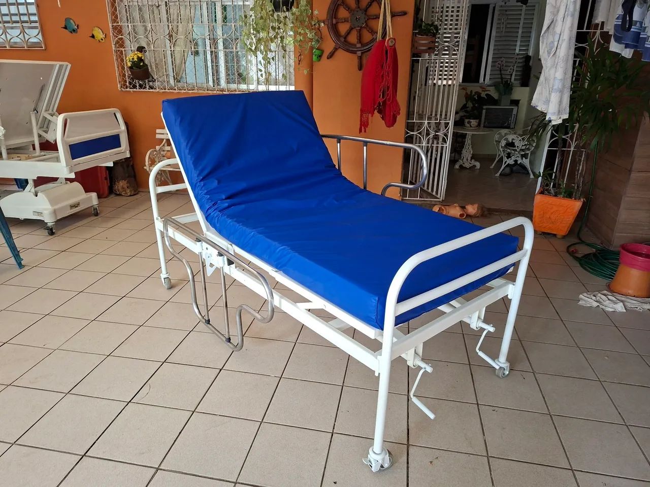 Cama hospitalar inox grades com colchão.  - Foto 3