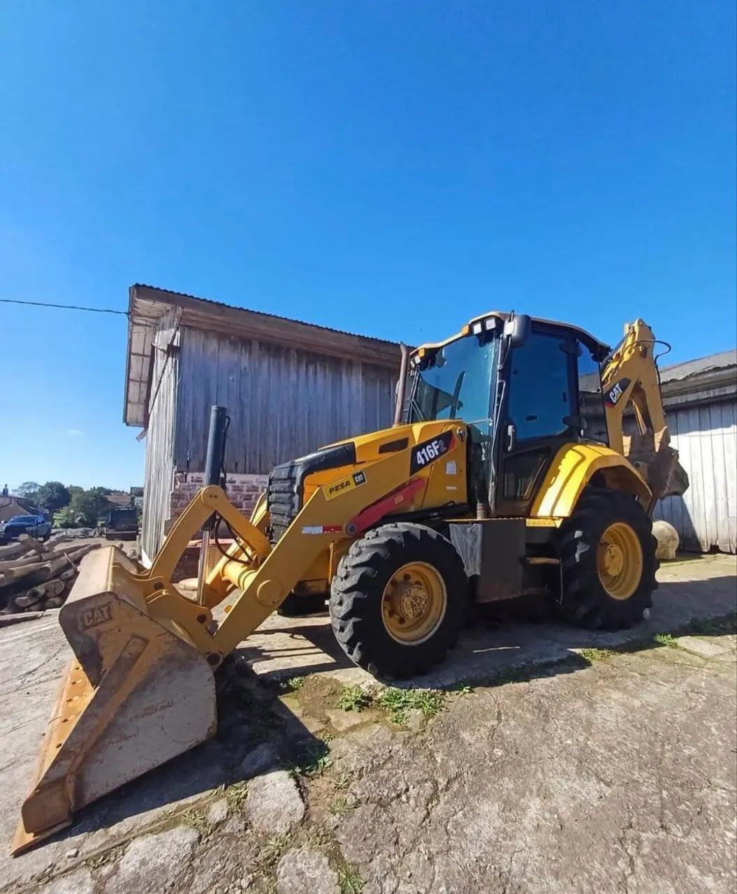 Retroescavadeira Caterpillar 416F2 - Parcele 