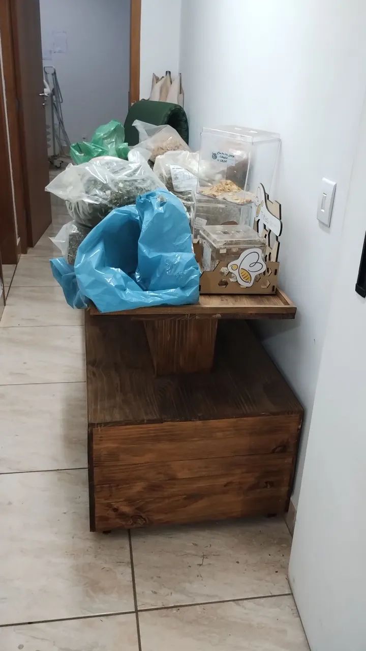 Vendo uma ilha expositora em ótimas condições 