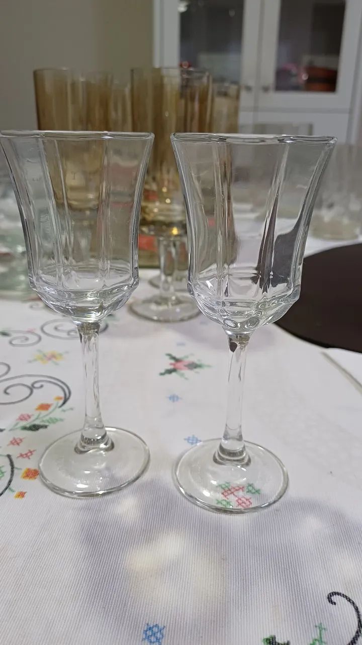 Taças antigas para licor. 