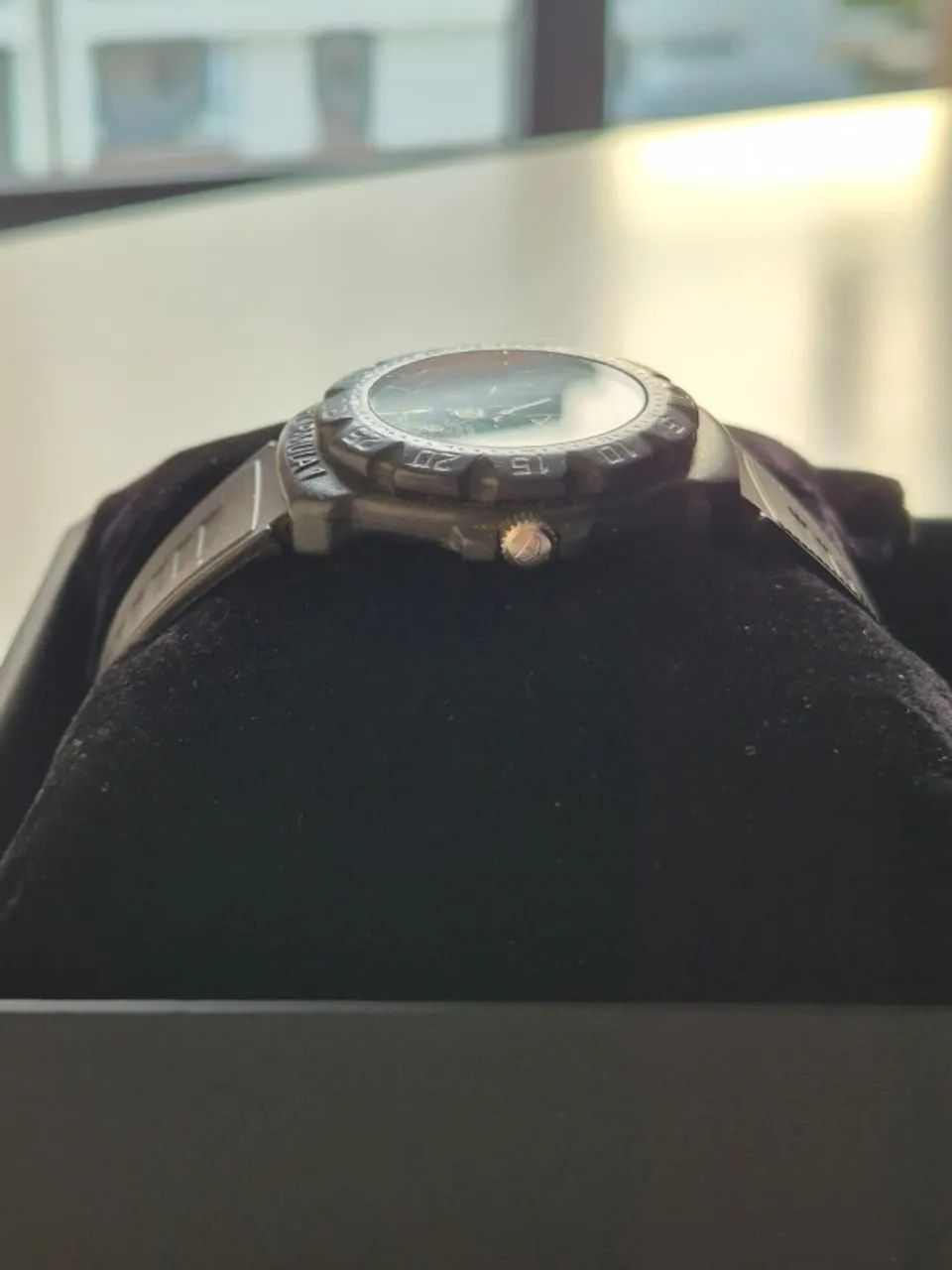 Relógio TAG HEUER Fórmula 1 (ref 383.513/1) movimento quartz e mostrador de data - Foto 4
