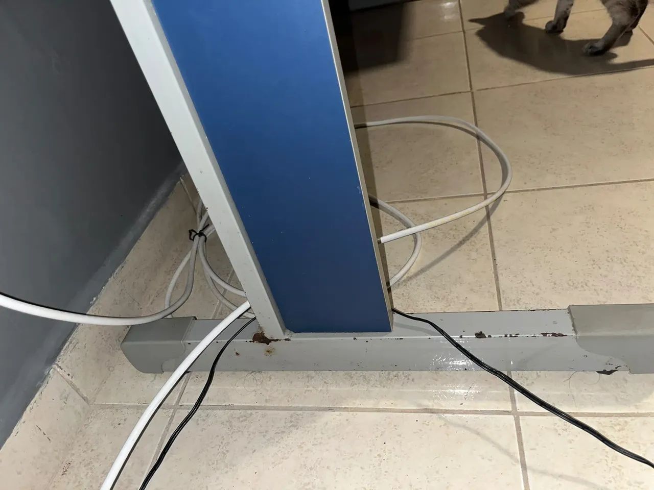 Mesa de escritório azul - Foto 2