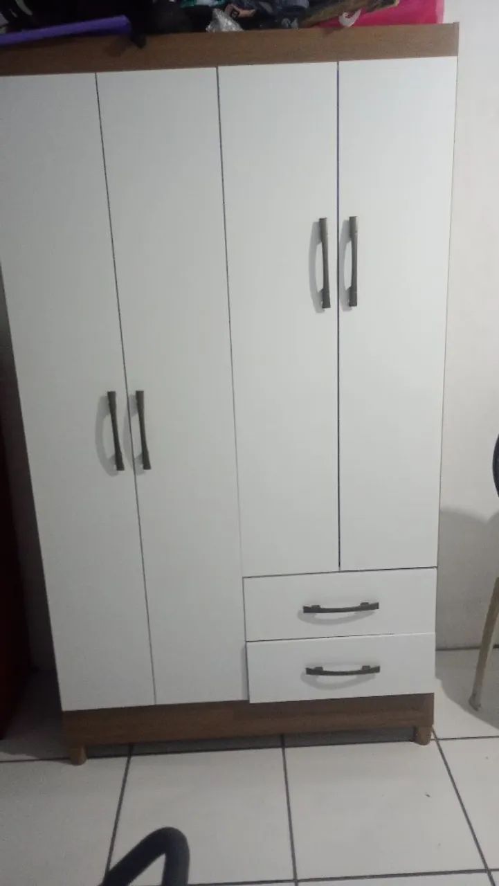 Guarda roupa de solteiro 