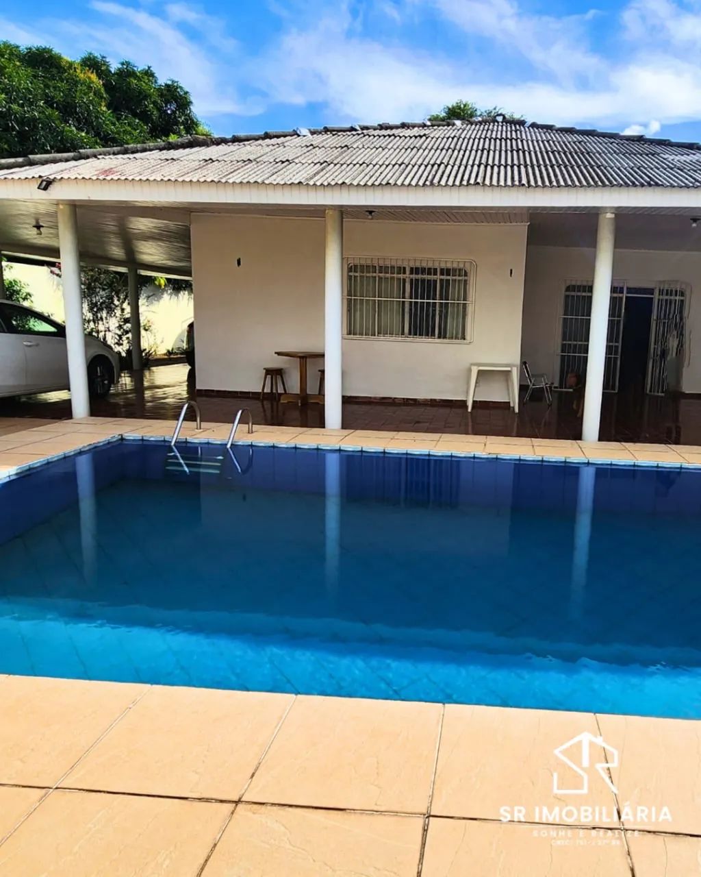 Vende-se casa no São Francisco com 04 quartos e piscina e terreno de 1.068m° - Foto 2