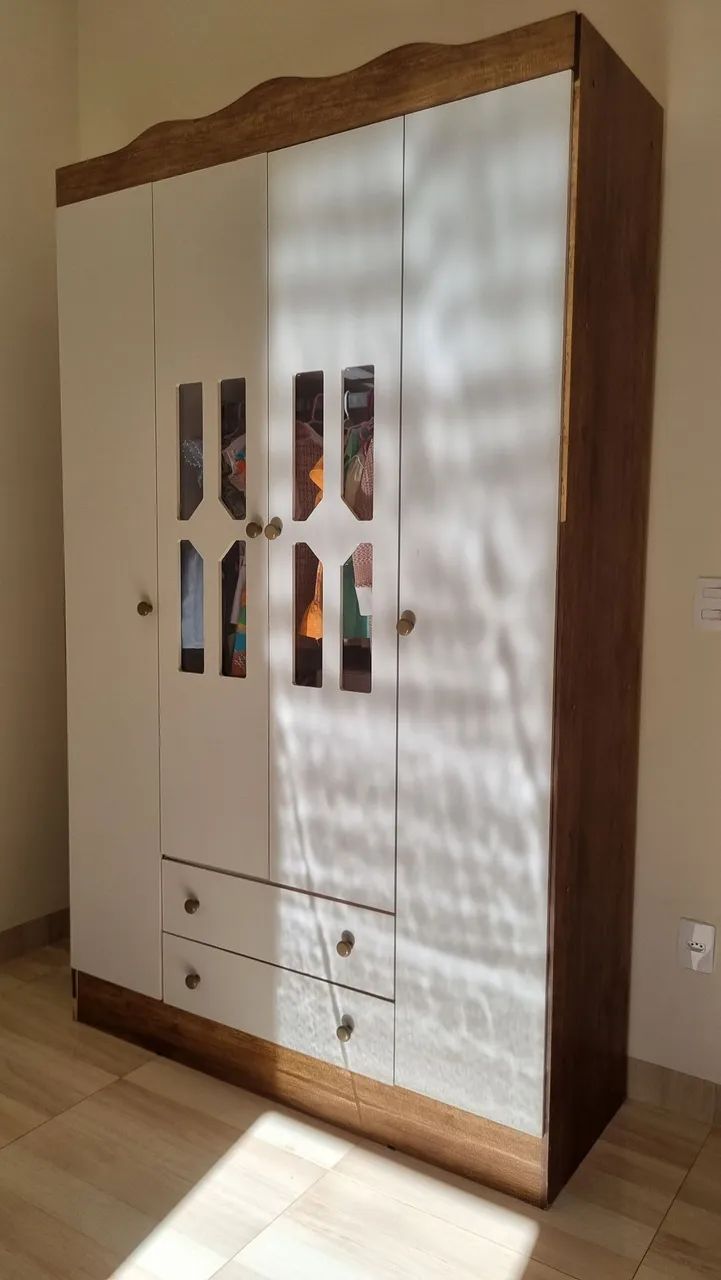 Guarda roupa de solteiro 