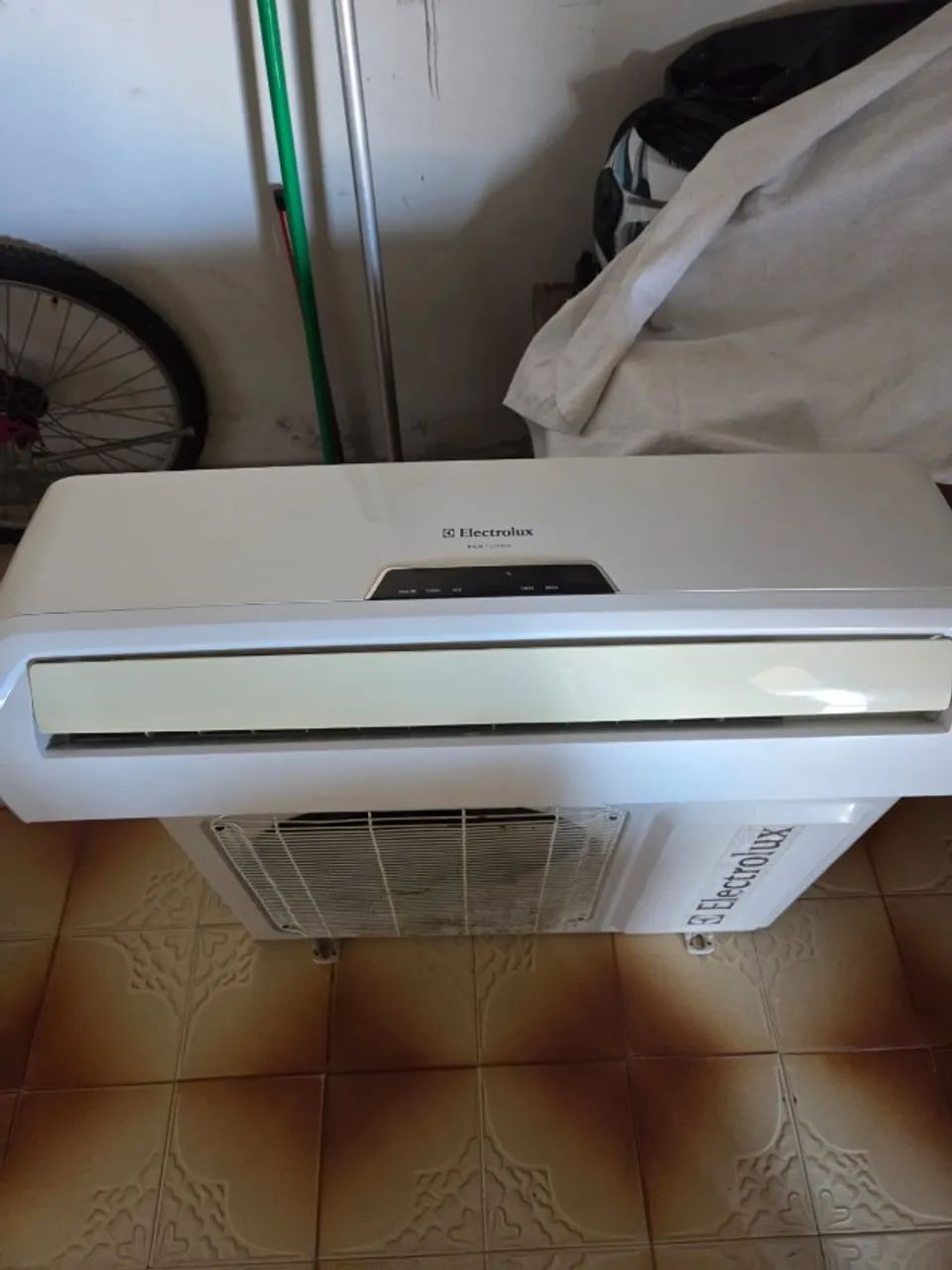 Ar Condicionado Electrolux 12.000 BTUs - Gelando Muito + Bem Conservado