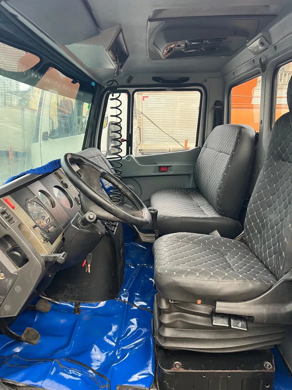 Mercedes bens 710  - Foto 2