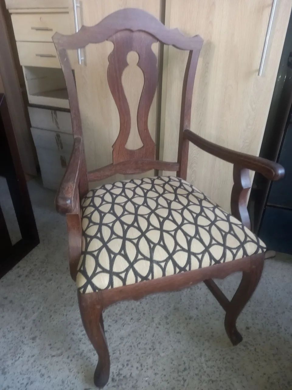 Cadeira de braços estilo clássico  - Foto 2