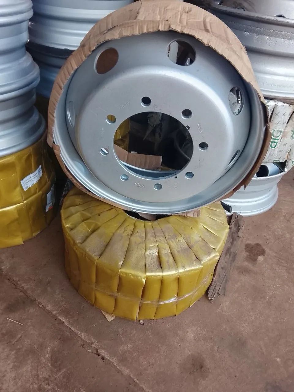 Rodas e pneus 