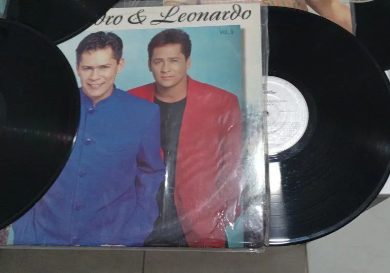 Leandro e Leonardo lote 4 Lps excelente  - Foto 2