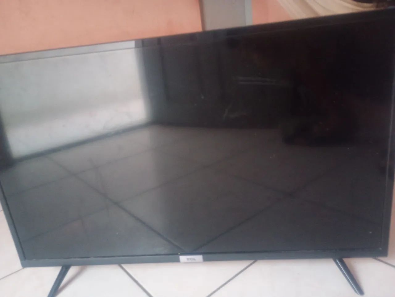 TV TCL 32 POLEGADAS (COM DEFEITO) - Foto 2