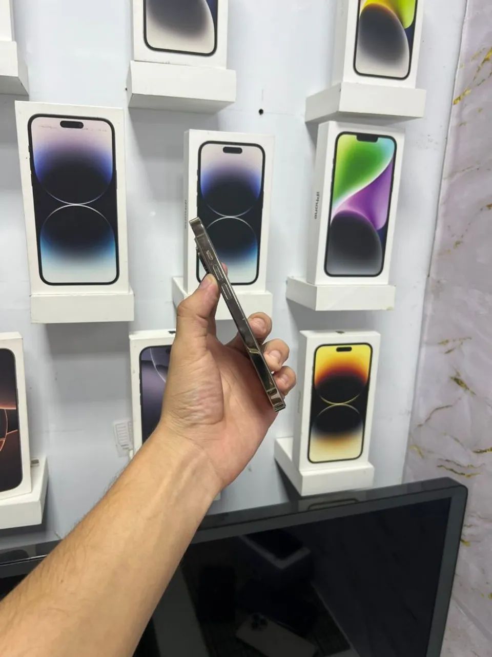 IPHONE 14 PRO 128GB GOLD - Foto 2