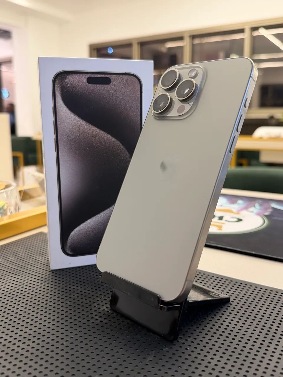 iPhone 15 Pro Max 256GB Natural - SEMINOVO- LOJA FÍSICA