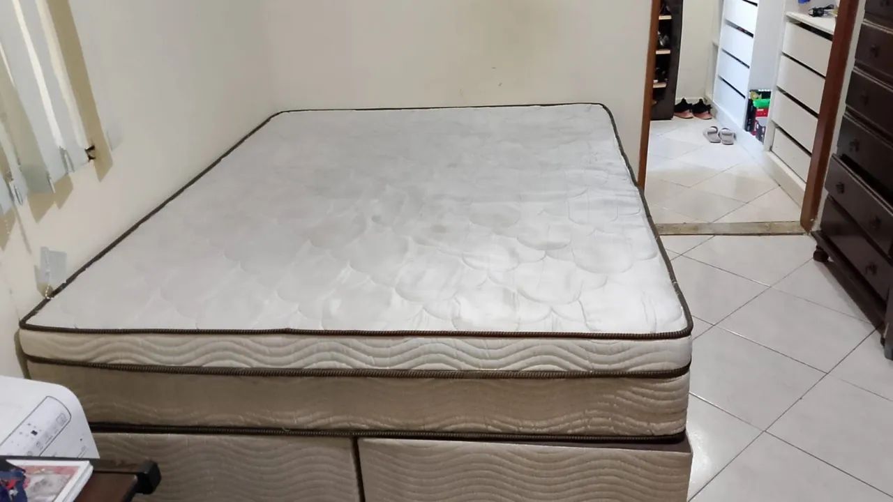 Cama Queen usada