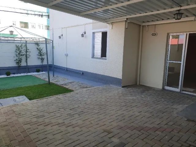 Apartamento Térreo com amplo quintal - Foto 2