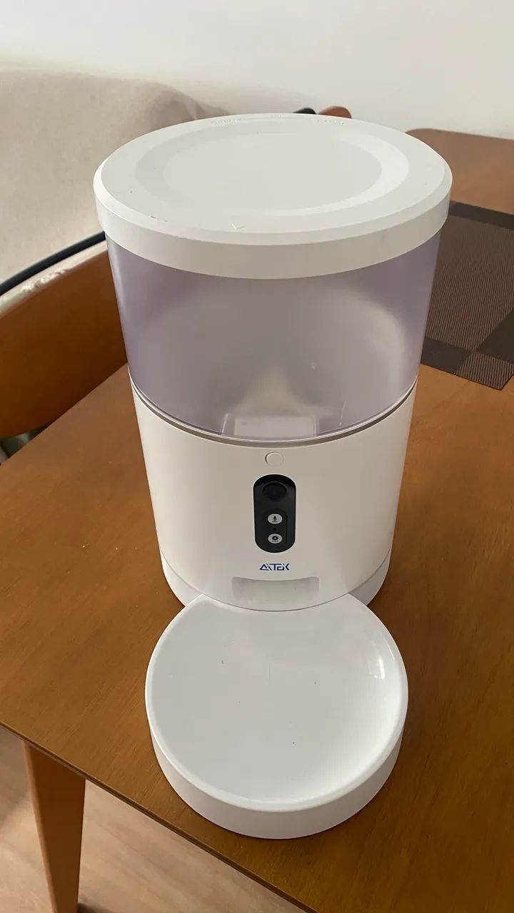 Comedouro Automático 4L pra cães e gatos com câmera e controle via app