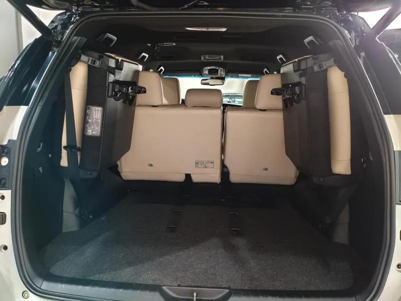 Toyota Hilux SW4 SRX Diamo. 4X4 2.8 TB DIE AUT 2022 - Foto 10