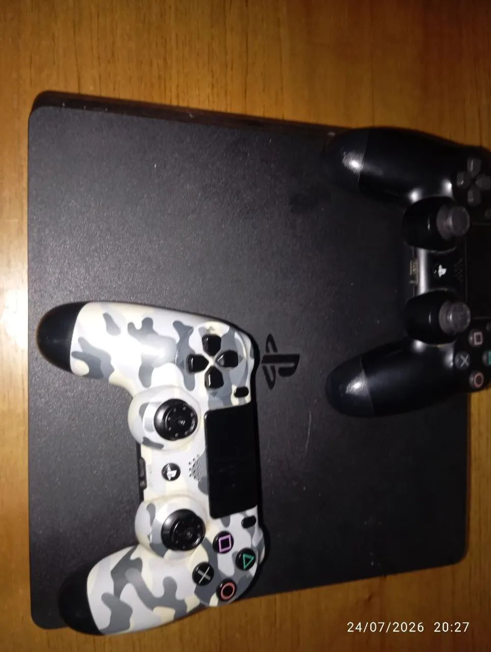 ps4 slim 500gb. + 2 controles 