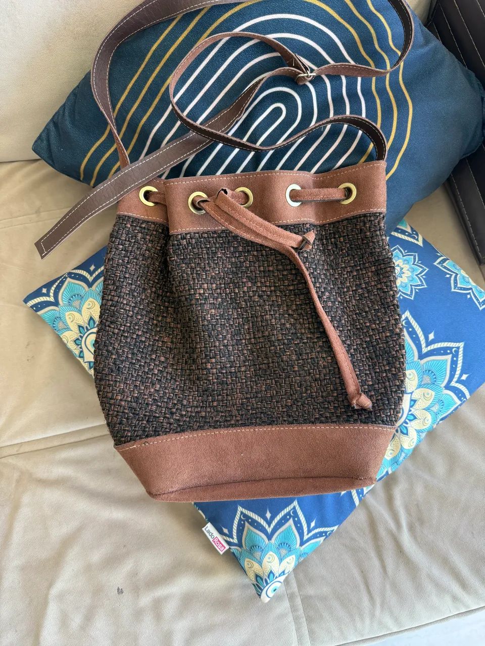 Bolsa saco marrom alça 