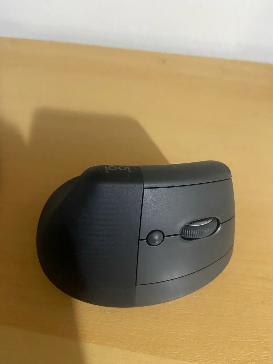 Mouse Logitech Lift Ergonomico + mousepad KeyTime - Foto 3