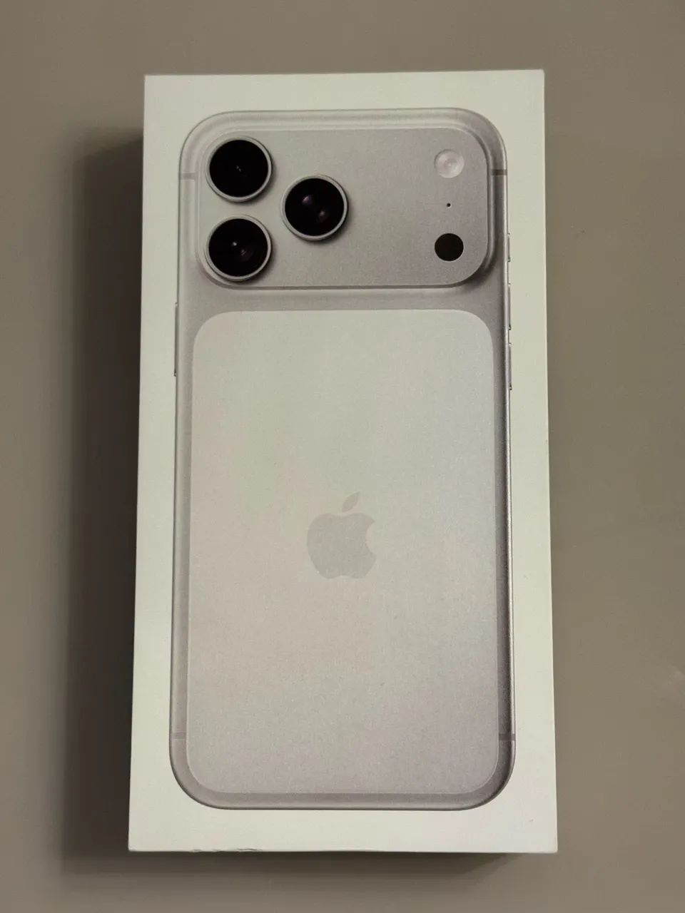 IPhone 17 Pro Max 512GB - Silver (Prateado) - Novo, Lacrado e com