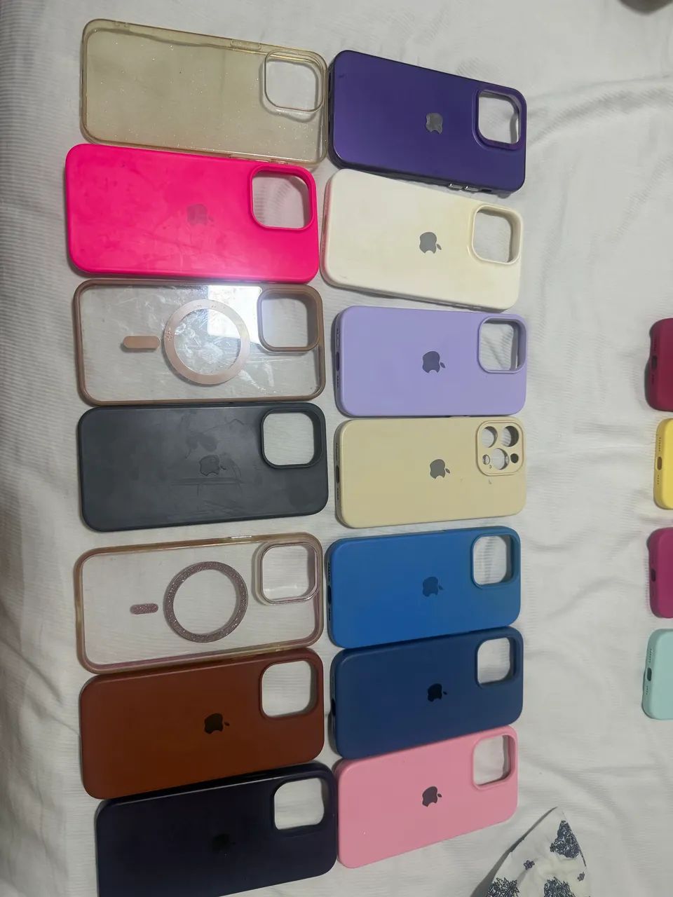 Capa para celular iPhone 12 e 15 pro Max  - Foto 2
